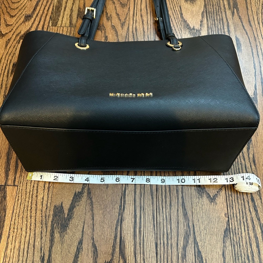Michael Kors Walsh Medium Saffiano Leather Black Tote - Picture 3 of 12